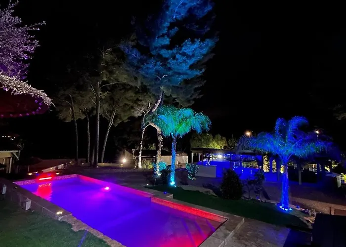 Boston - Loft With Jacuzzi * Sanary-sur-Mer